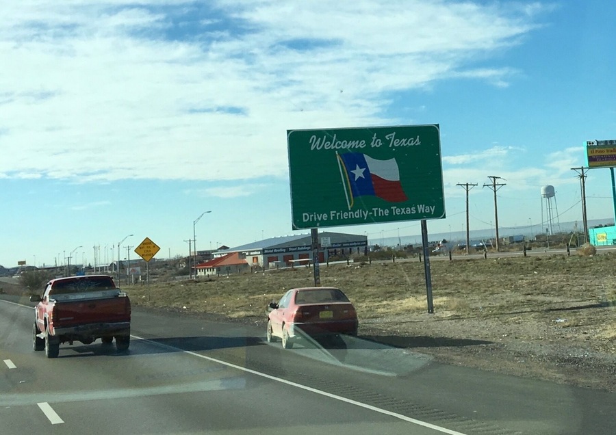 Welcome to Texas.
Travelling on I-10 from Arizona to Florida (January 2016)