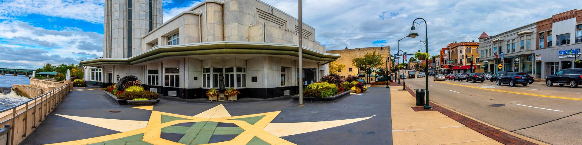 St. Charles Town street view in St. Charles Town of Illinois.