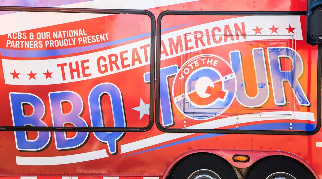 Birch Run featuring signage