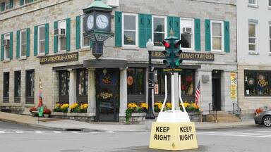 The Canajoharie Dummy Light is one of only 3 dummy lights found in New York State. Few dummy lights exist outside of the state.