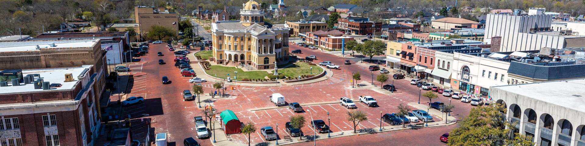 MARCH 6, 2018 - MARSHALL TEXAS - Marshall Texas Courthouse and townsquare, Harrison County Courthouse, Marshall, Texas
