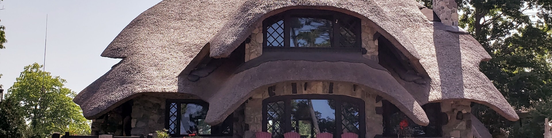 There are 4 mushroom houses that can be rented in beautiful Charlevoix, Michigan.
Www.mushroomhouses.com