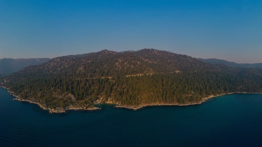 คริสตัลเบย์