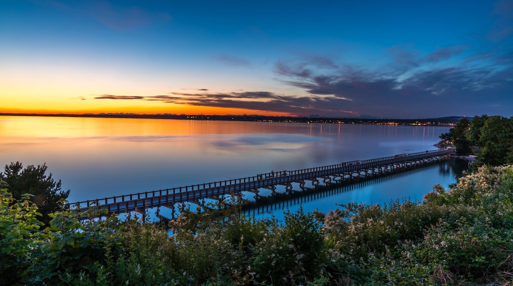 Long exposure of the sunset over the S Bay Trail, at the Boulvevard Park, Bellingham, Whatcom County. USA.