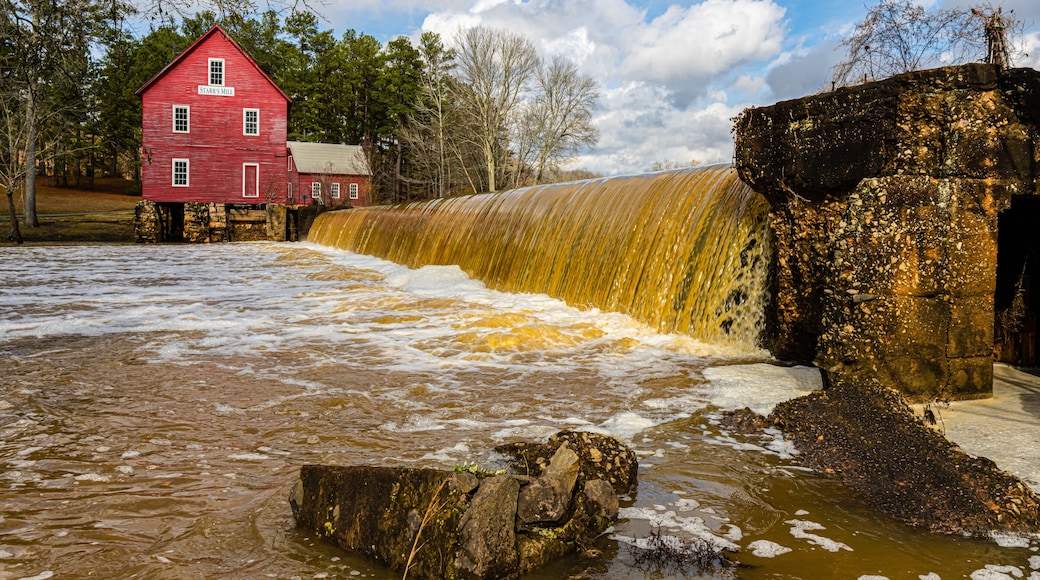 Historic Starr's Mill on Whitewater Creek, Fayetteville, Georgia, USA