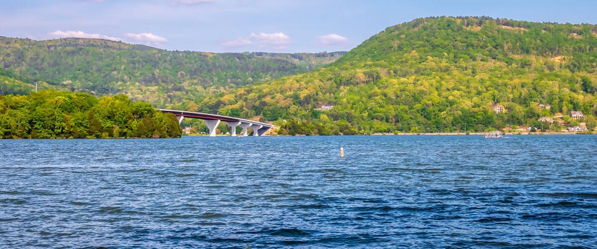 nature and tennessee river scenic views at jasper rest area