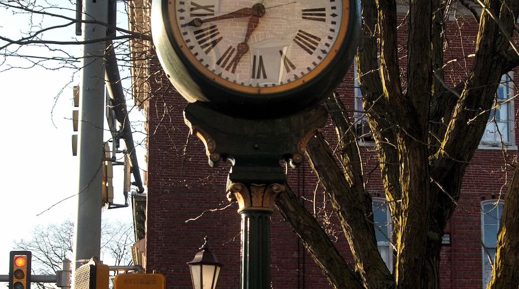 Large clock in Manheim, Pennsylvania