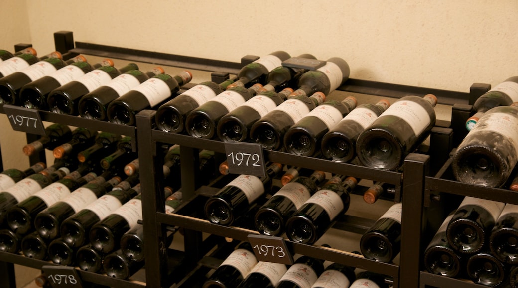 Pessac mostrando refrescos o bebidas