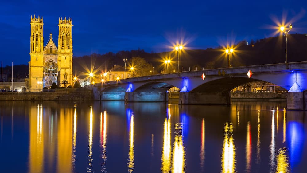 Saint Martin Kirche in Pont a Mousson Frankreich bei Nacht