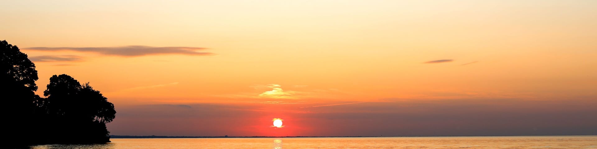 Beautiful summer sunset on Lake Ontario. Webster, NY