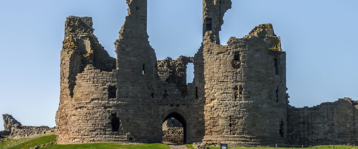 Dunstanburgh Castle Wikidata has entry Q515105 with data related to this item.