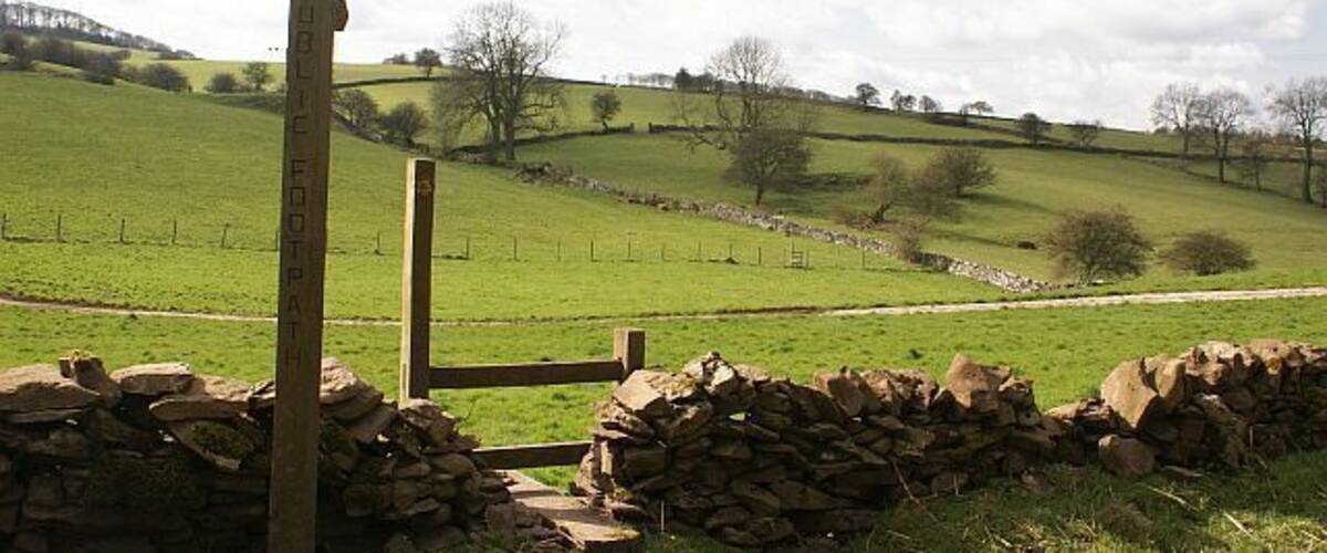 Footpath off Common Lane Several footpaths cross in this field.