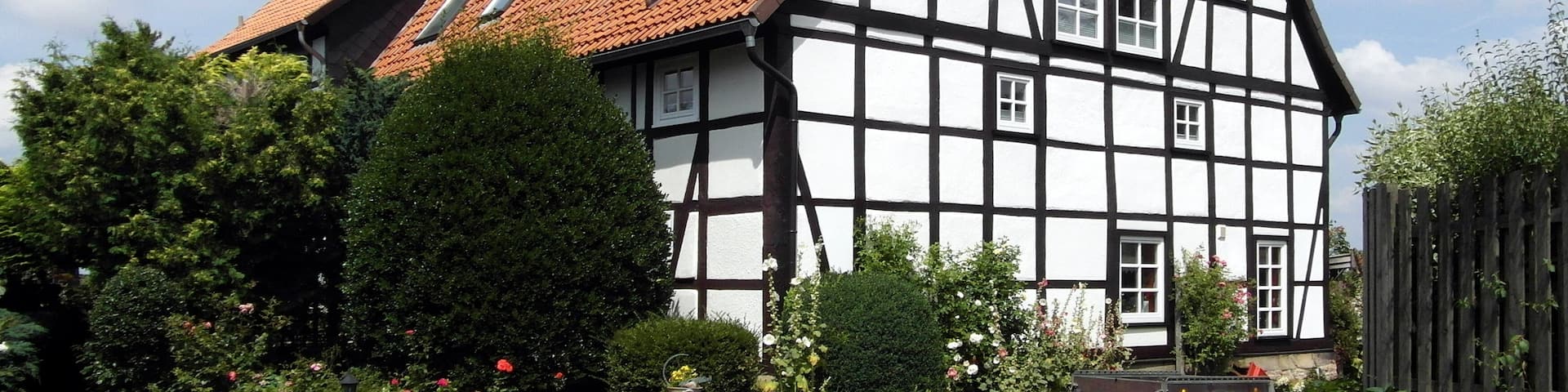 Im GebĂ€ude StoppstraĂe 20 im BarsinghĂ€user Stadtteil Egestorf befand sich bis 1867 die Bergwerksverwaltung fĂŒr den gesamten Deister. Es wurde im ersten Drittel des 19. Jahrhunderts erbaut. Das Haus wurde auch als Forsthaus genutzt.