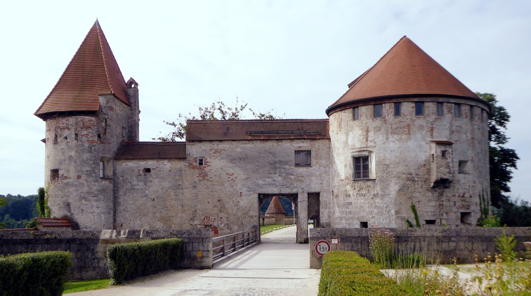 This is a picture of the Bavarian Baudenkmal (cultural heritage monument) with the ID