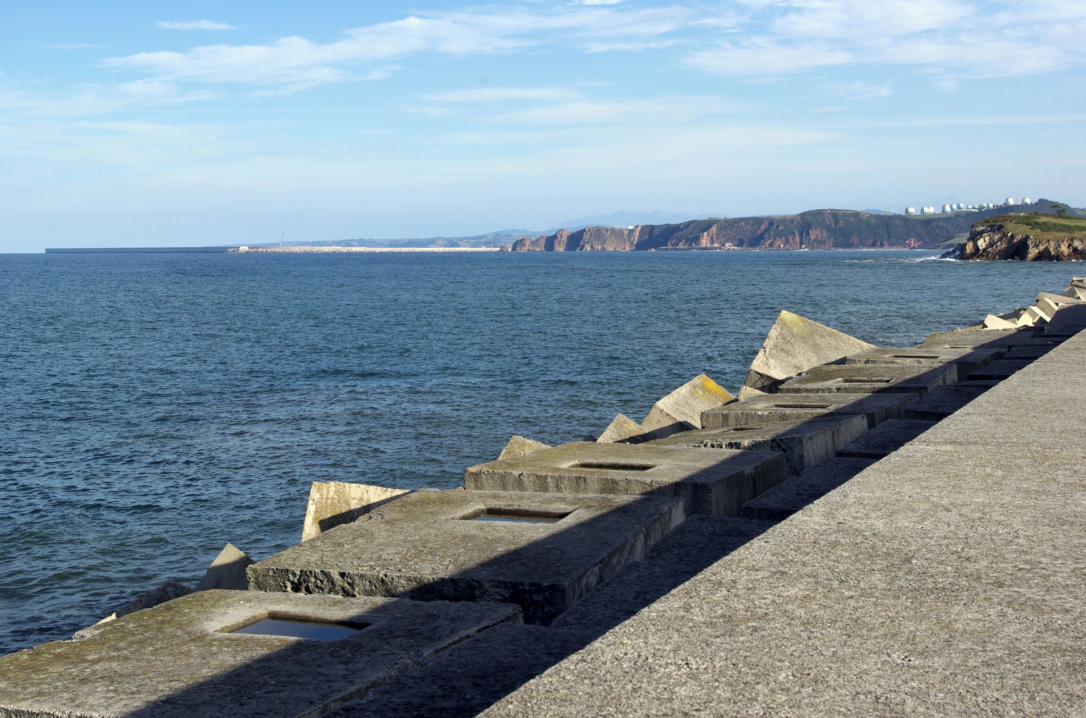 Port breakwater of Gijón view from Candás breakwater, Carreño (Asturias, Spain)