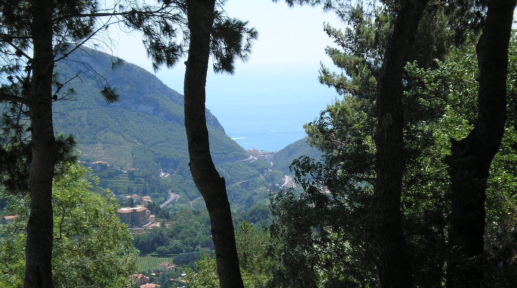 panorama dal castello di Cava Dei Tirreni (foto di Peppe Pepe)
