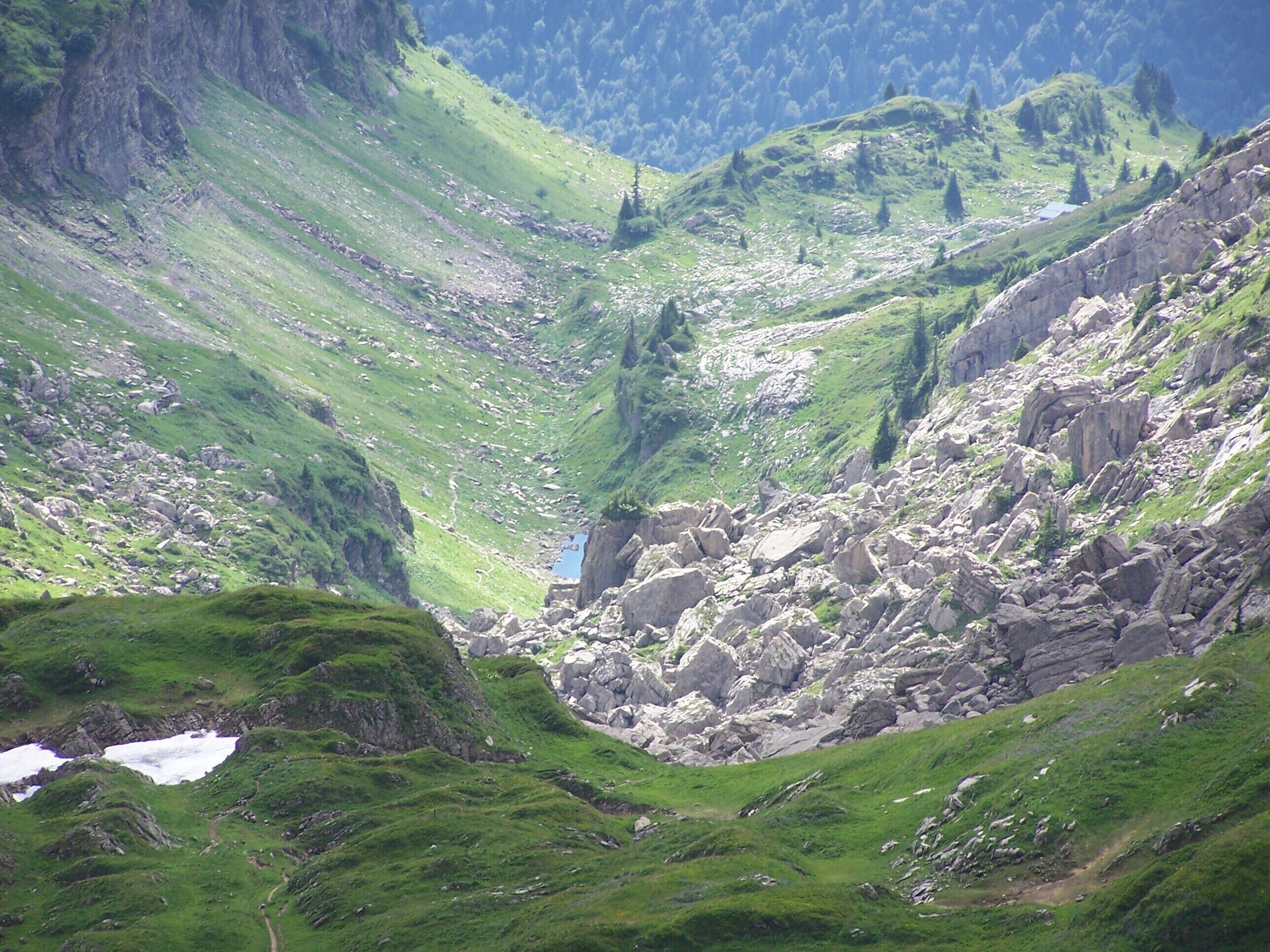 Lac des verdets depuis le col de Bostan