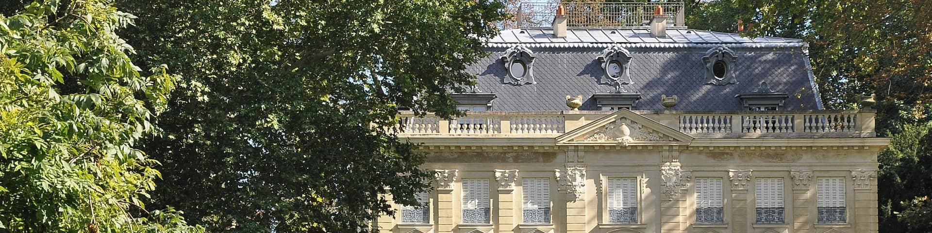 This building is inscrit au titre des Monuments Historiques. It is indexed in the Base Mérimée, a database of architectural heritage maintained by the French Ministry of Culture, under the reference PA00133015 .