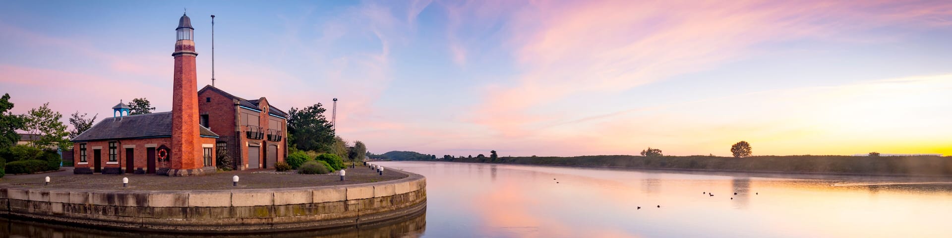 Ellesmere Port lighthouse