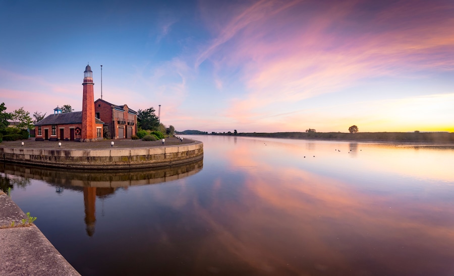 Ellesmere Port lighthouse