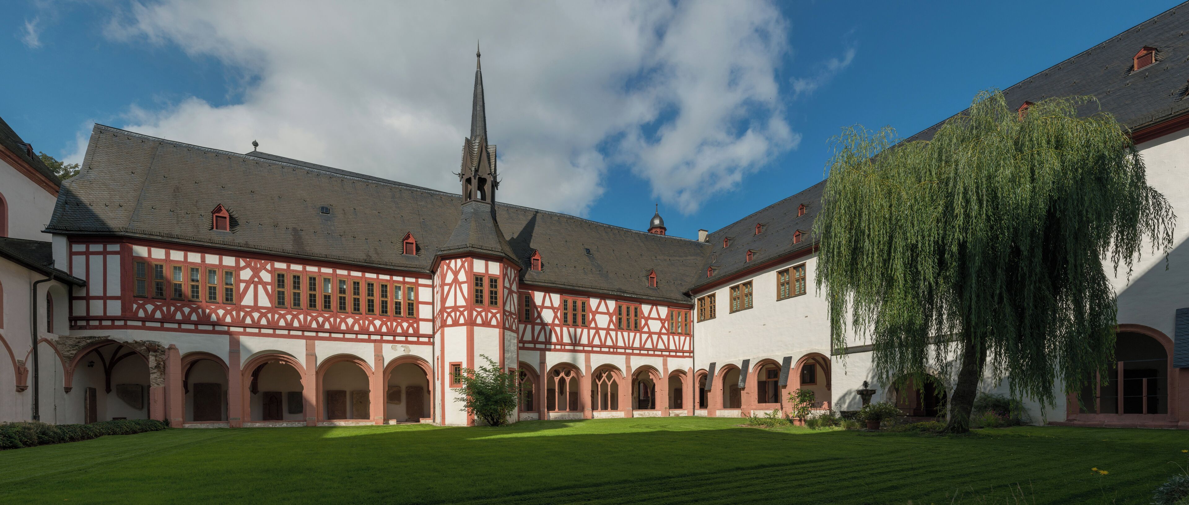 This is a picture of the hessian Kulturdenkmal (cultural monument) with the ID