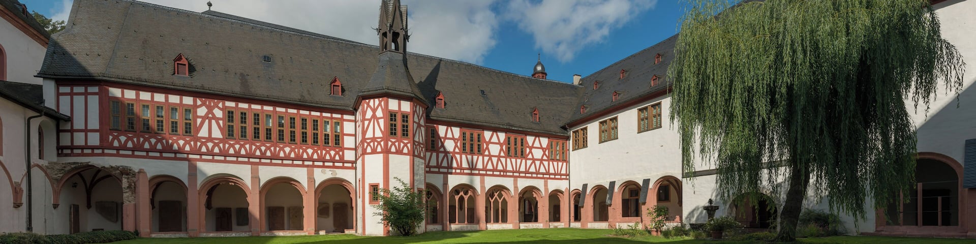 This is a picture of the hessian Kulturdenkmal (cultural monument) with the ID