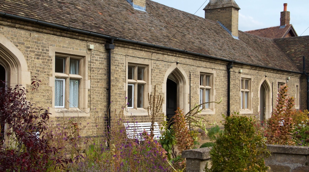 Ely fasiliteter samt hus