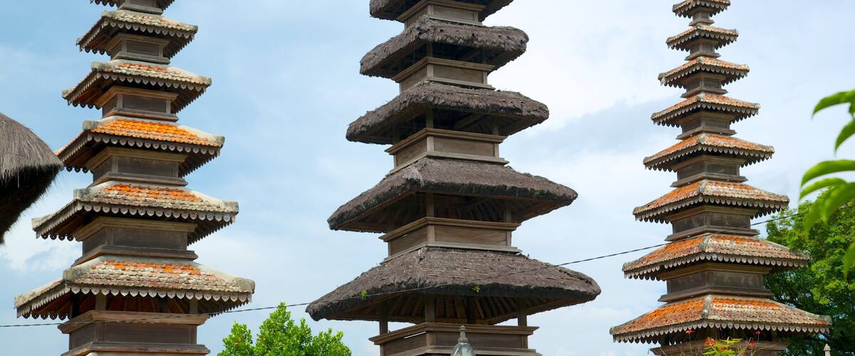 Lombok featuring a temple or place of worship, heritage architecture and religious elements