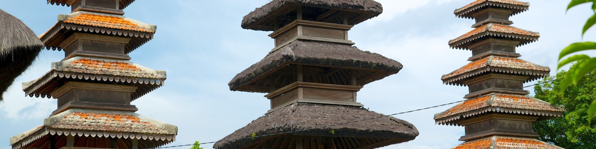 Lombok featuring a temple or place of worship, heritage architecture and religious elements