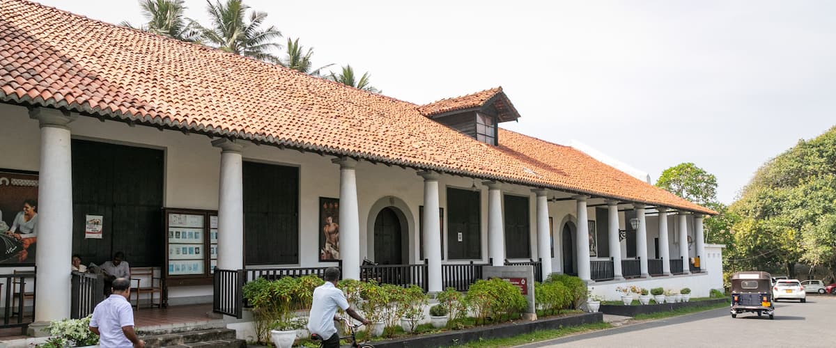 Dutch Fort which includes street scenes