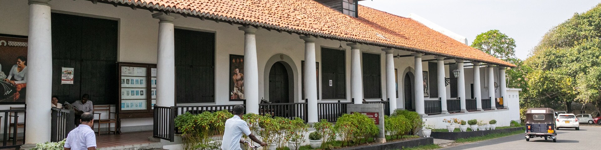 Dutch Fort which includes street scenes