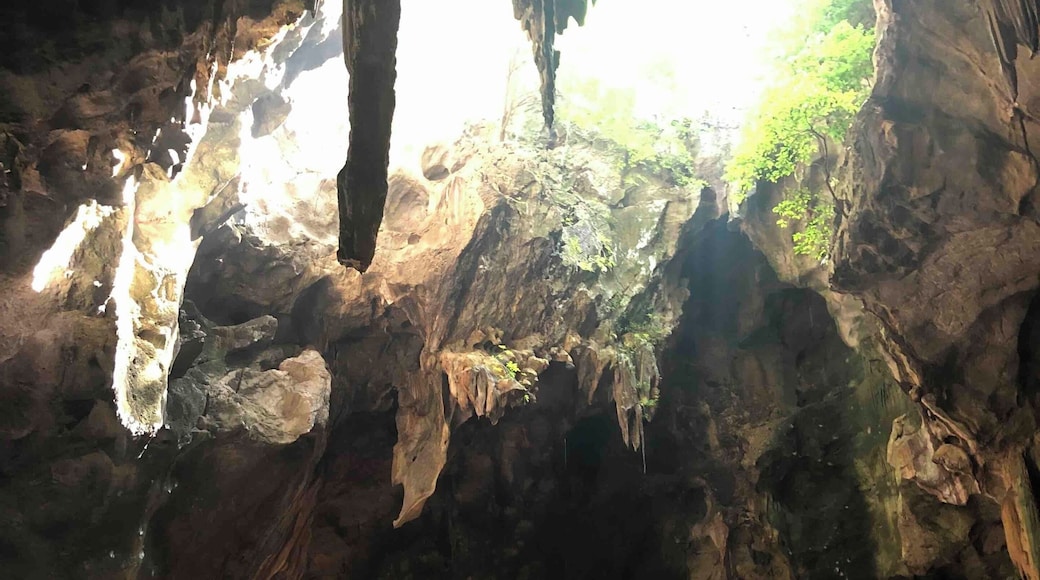 Catch the ray of light in Khao Luang Cave, an interesting underground “temple” was built inside as King Mongkut loves to visit this cave in the past to study Buddhism and Chulalongkorn erected Buddhist stupas and statues within the cave to commemorate this place his Father loved to visit.