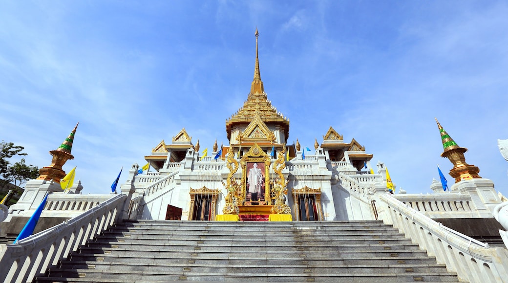 BANGKOK, THAILAND - December 15, 2014: Wat Traimit, Famous for i