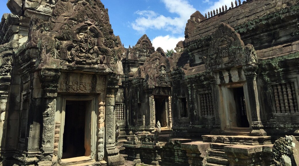 not as famous as Angkor Wat and further out than the other Angkor temples, Banteay Samre is well worth a visit as it's less crowed and the carvings are very well maintained #BanteaySamreTemple #Angkor #Cambodia #Aug2016 #iPhone6 #Your2016 #LifeAtExpedia