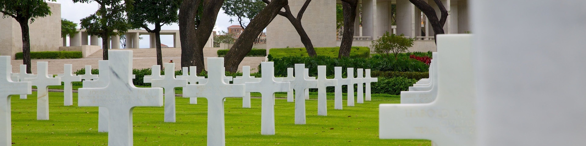 Manila que incluye un cementerio y un monumento