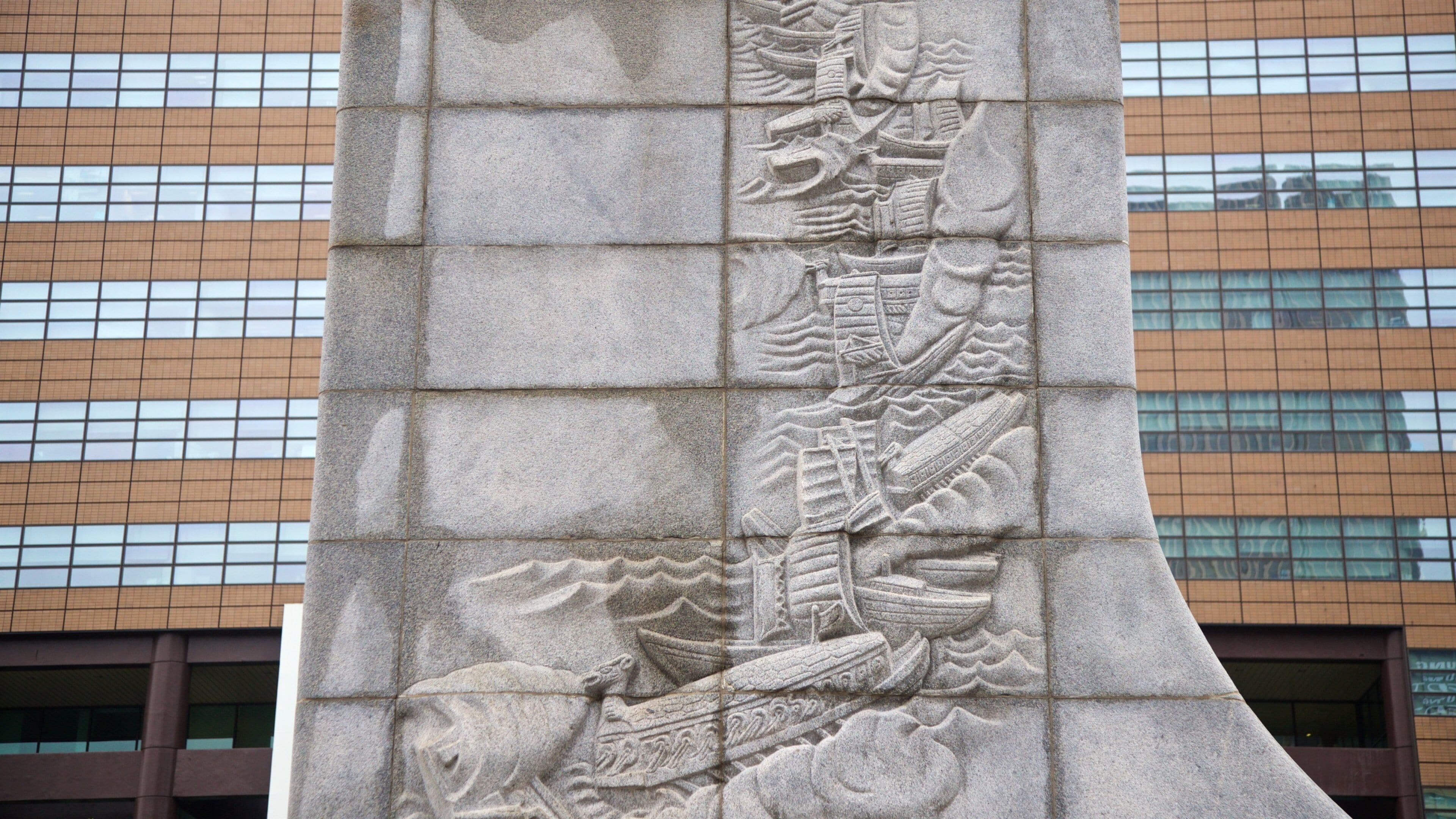 Statue of Admiral Yi Sun Shin showing heritage elements