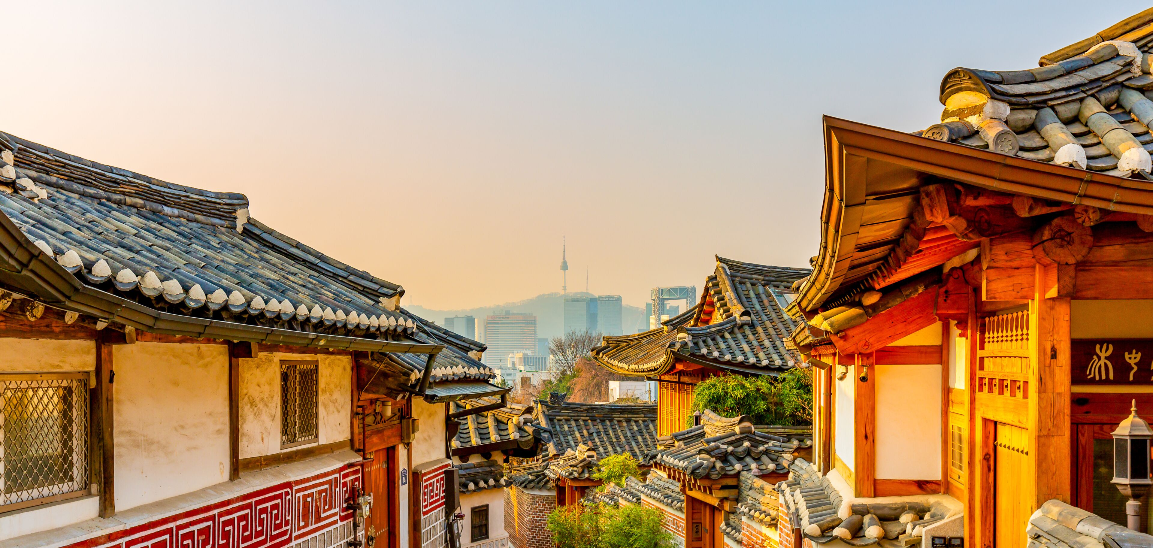 Traditional Korean style architecture at Bukchon Hanok Village in Seoul, South Korea, Bukchon Hanok Village in Seoul, South Korea, History culture of Seoul Bukchon Hanok, South Korea.