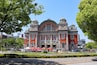 大阪中之島・春の新緑に囲まれた中央公会堂