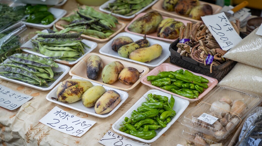 Morning Markets showing markets, food and signage