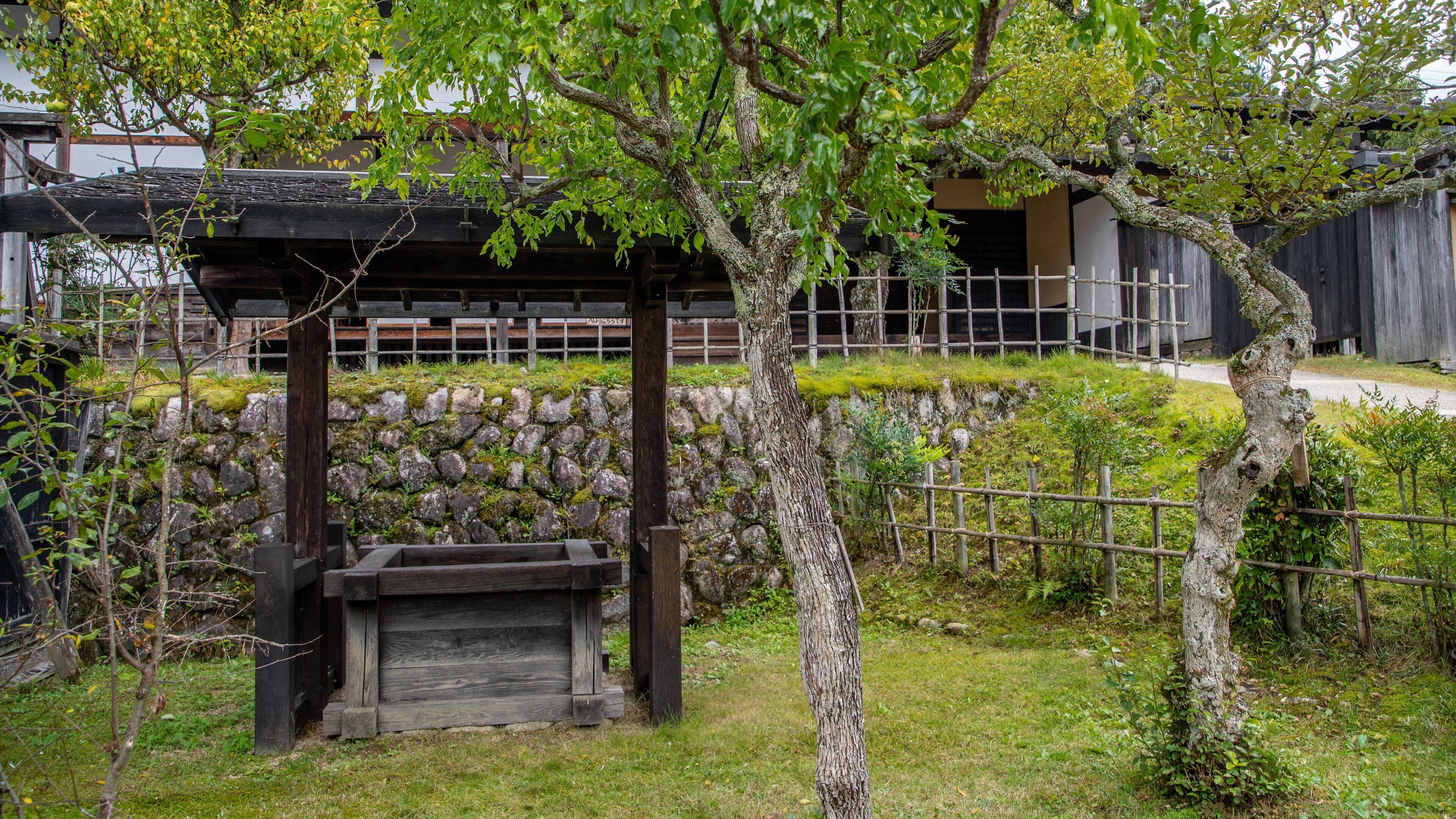 Tsumago Honjin which includes a garden