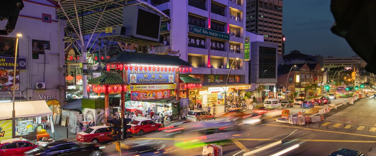 Petaling Street Market which includes night scenes and street scenes