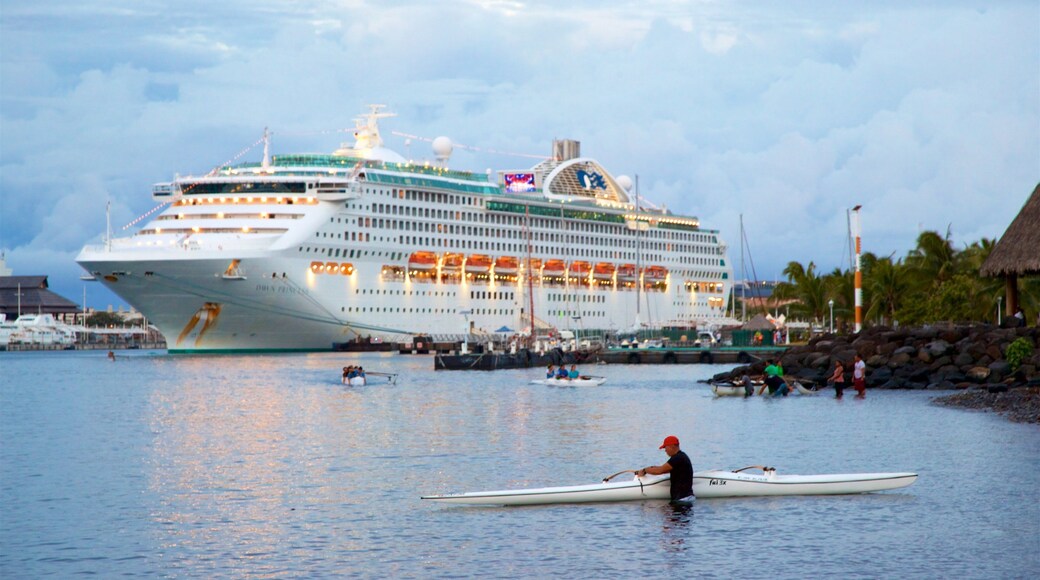 Papeete which includes kayaking or canoeing, a bay or harbor and cruising