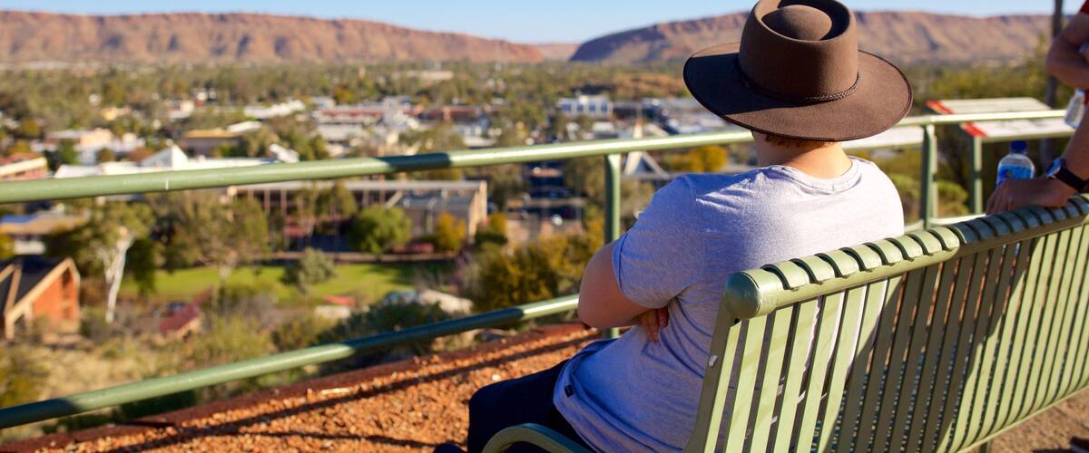 Red Centre bevat vergezichten en ook een man