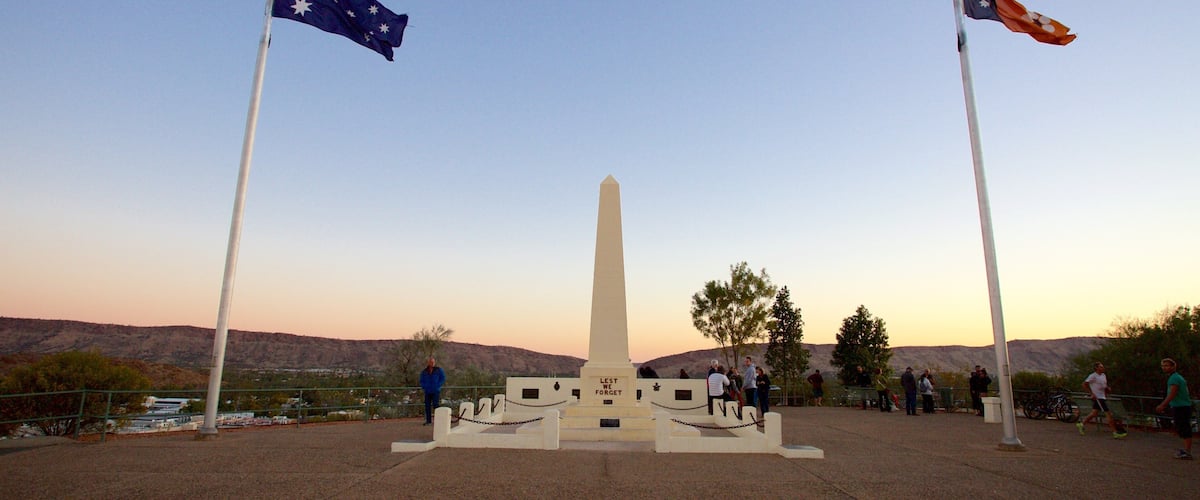 Alice Springs das einen Militärisches, Sonnenuntergang und Ansichten