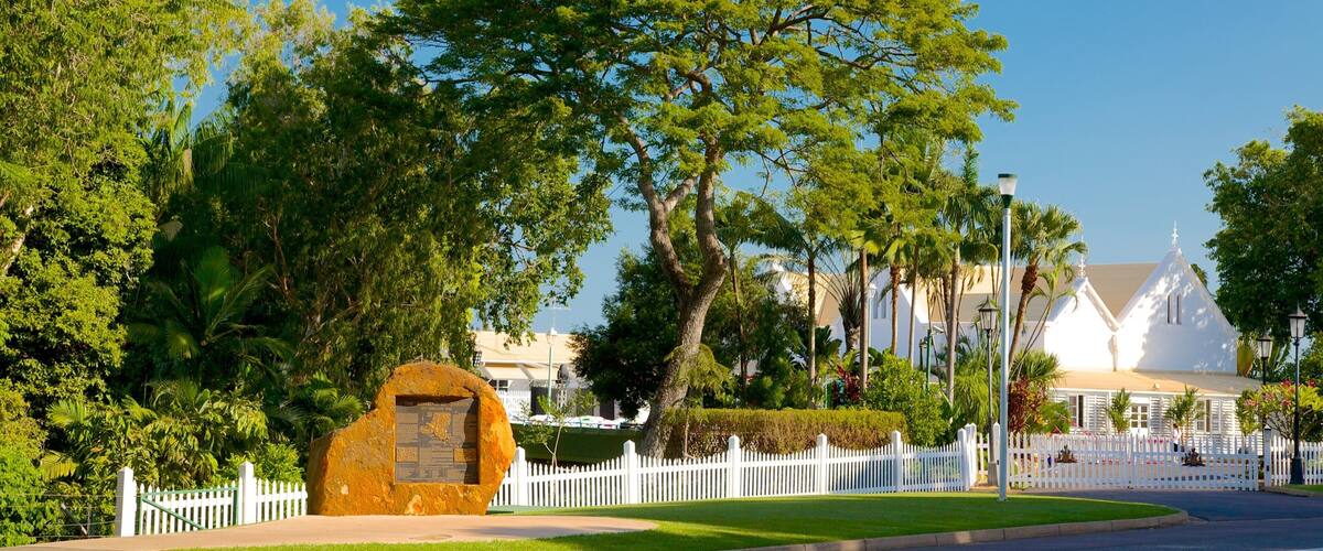 The Esplanade featuring a garden