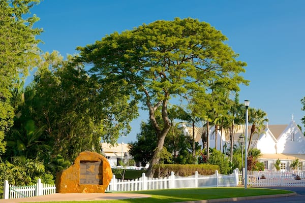 The Esplanade featuring a garden