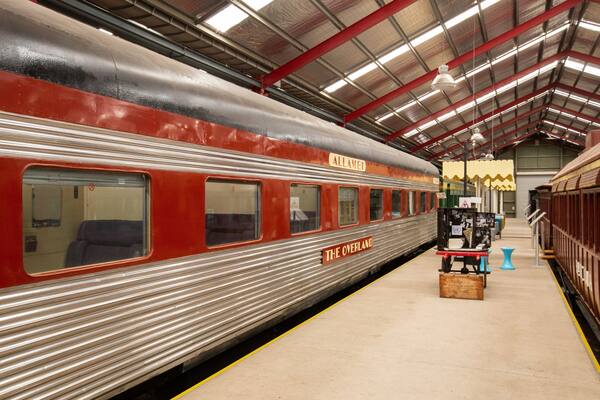 National Railway Museum showing railway items, heritage elements and interior views