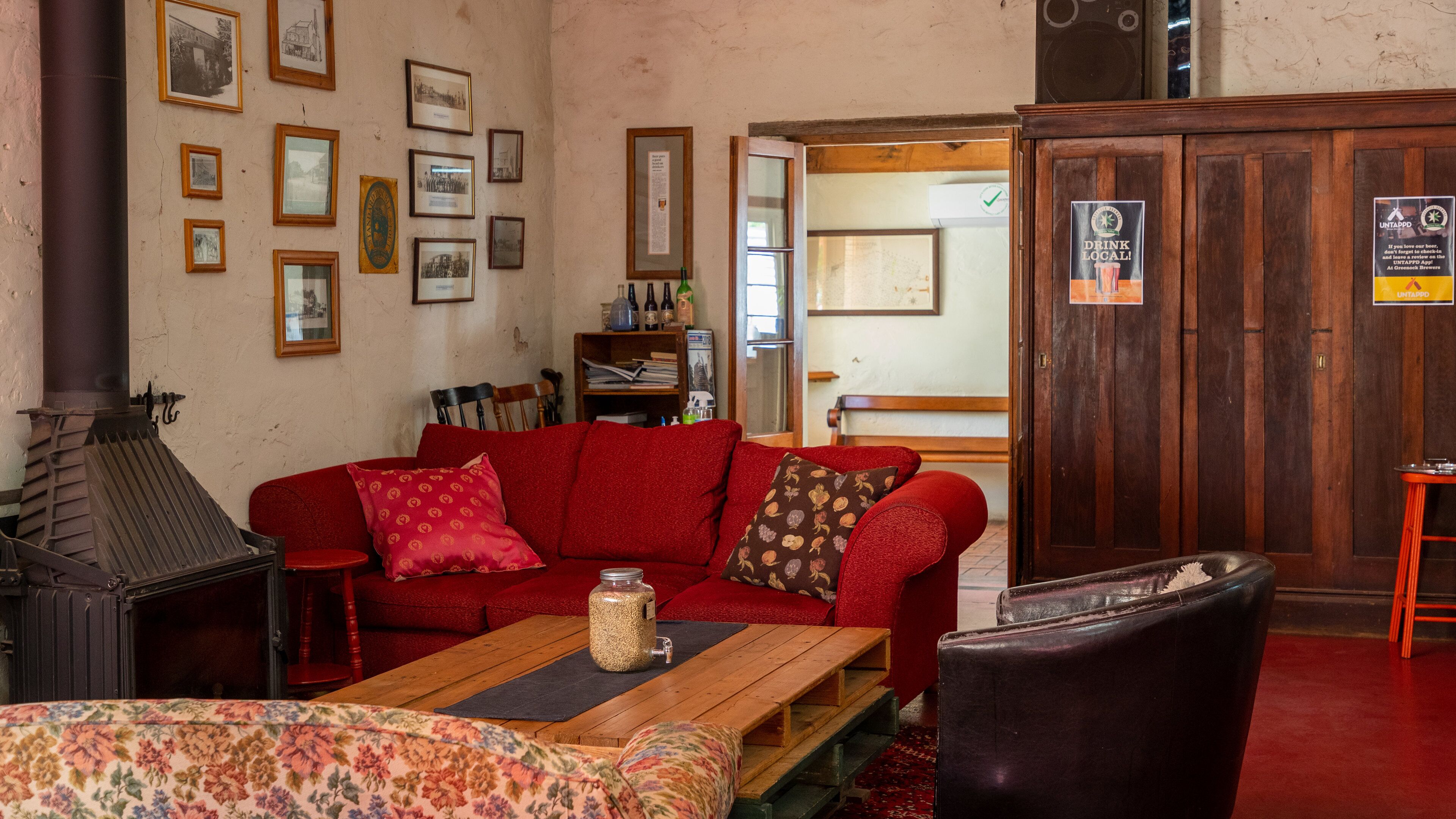 Barossa Brewing Company featuring interior views