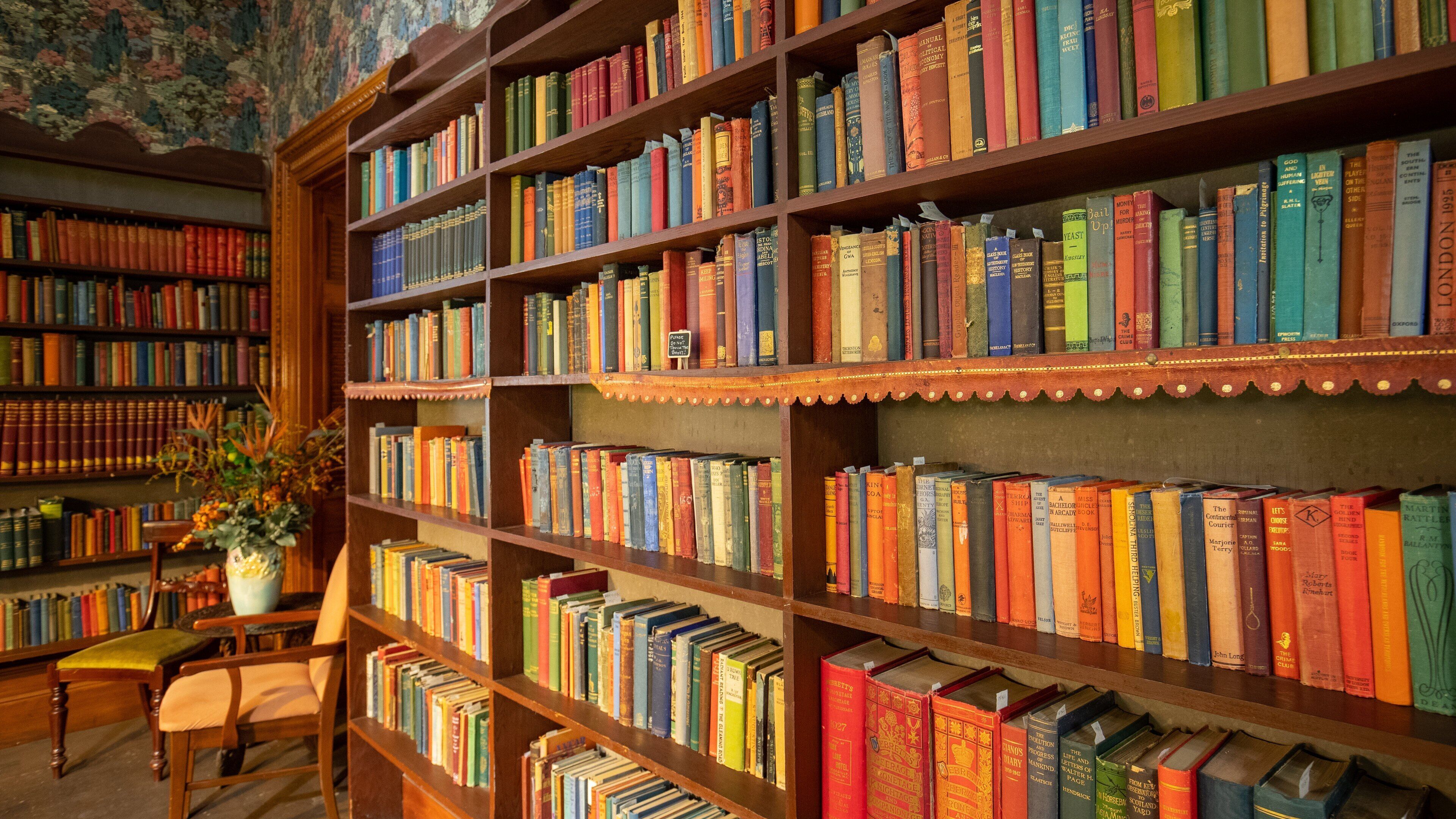 Martindale Hall featuring interior views