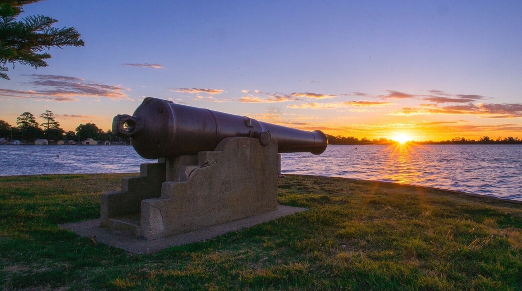 Cannons at Lake Wendouree
